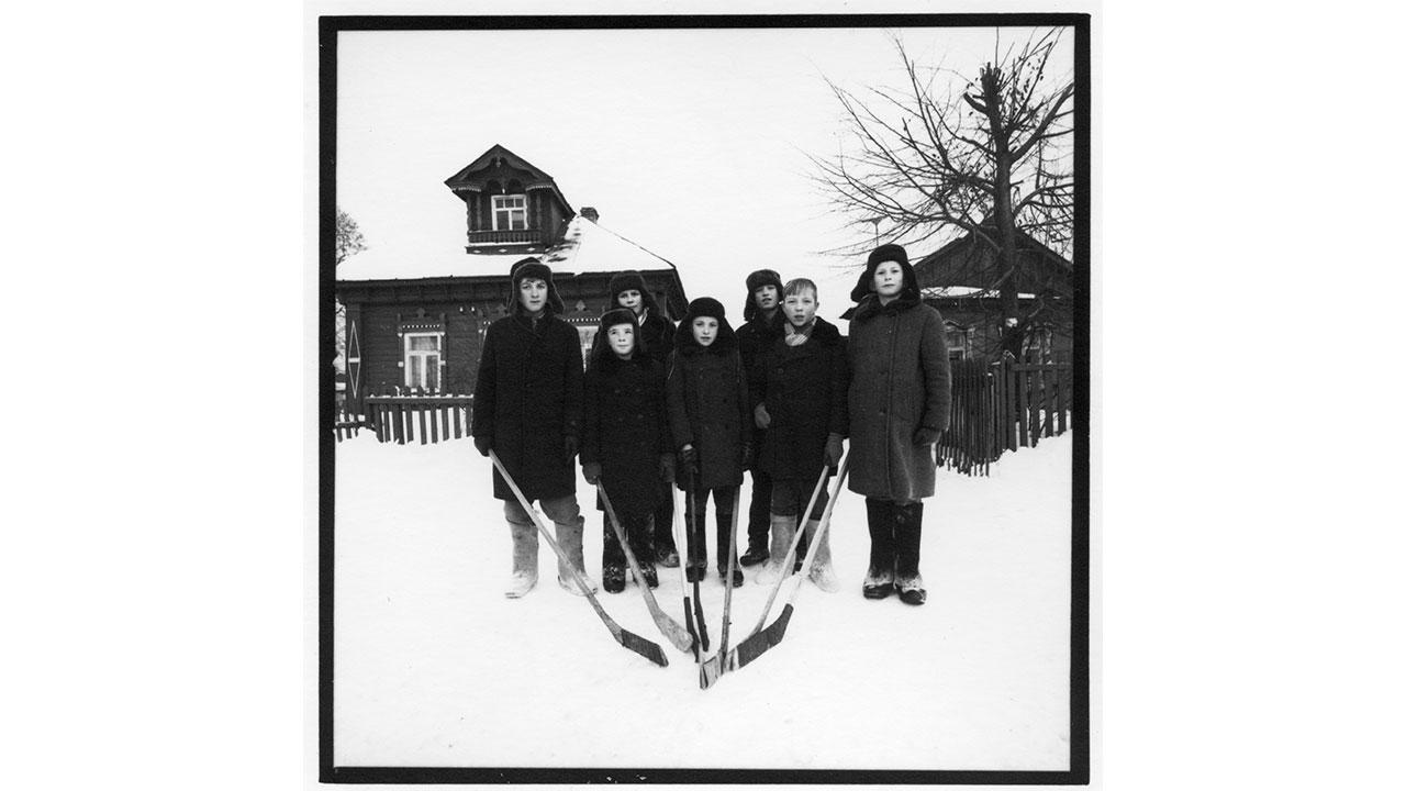 Lothar Wolleh: o.T., 1968/69, aus der Serie People of the Soviet Union, 1968/69, Silbergelatineabzug auf Barytpapier, 9 x 9 cm © Lothar Wolleh Estate, Berlin