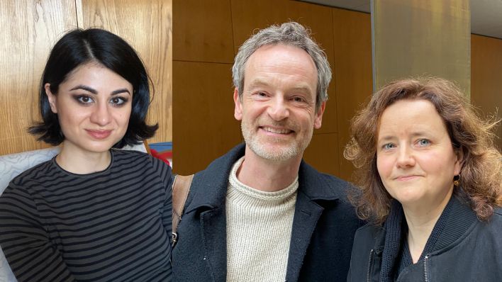 Kurdwin Ayub, Jörg Hartmann und Julia Schoch (v.l.) © Knut Elstermann Kurdwin Ayub, Jörg Hartmann und Julia Schoch (v.l.) © Knut Elstermann