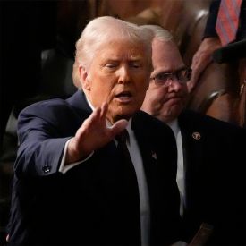 Präsident Donald Trump nach der Kongresssitzung im Kapitol in Washington © picture alliance / ASSOCIATED PRESS | Alex Brandon
