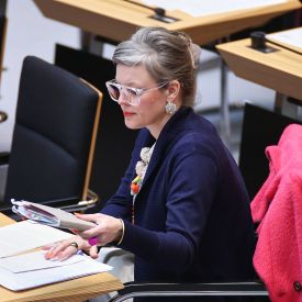 Katalin Gennburg (Die Linke) im Februar im Berliner Abgeordnetenhaus © IMAGO/dts Nachrichtenagentur