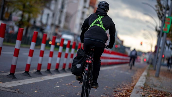 Berlin: Geschützte Radwege - hier auf dem auf dem Tempelhofer Damm