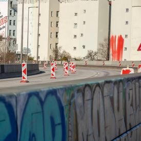 A 100: Die gesperrte Ringbahnbrücke in Berlin © IMAGO/A. Friedrichs