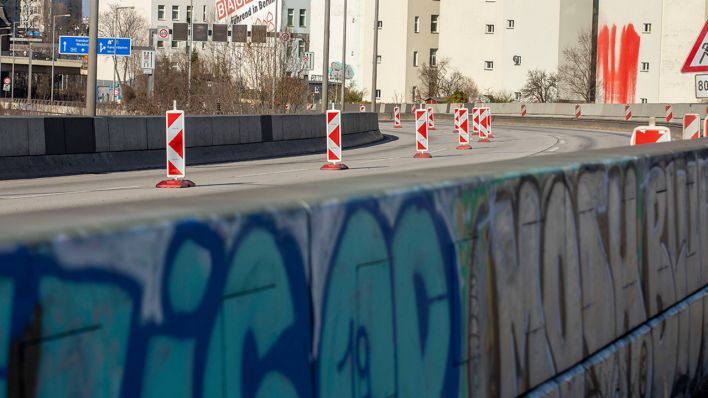A 100: Die gesperrte Ringbahnbrücke in Berlin © IMAGO/A. Friedrichs