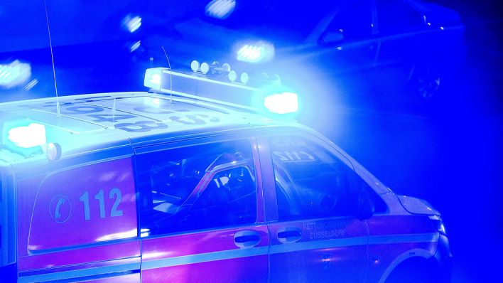 Rettungswagen, Notarzt, Blaulicht © IMAGO / Michael Gstettenbauer