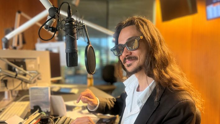 Dan K. Sigurd im radioeins-Studio © radioeins/Mikol
