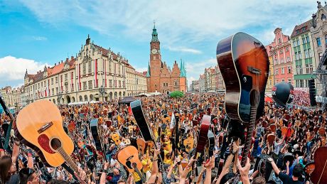 EIN TAG AUS BRESLAU, "Knackt Wrocław den Gitarren-Weltrekord?" © rbb/Agata Wladyczka