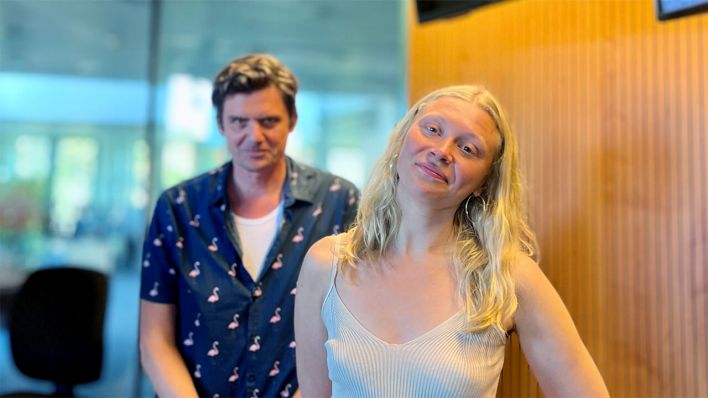 Max Spallek zusammen mit CATT im Studio © radioeins/Chris Melzer