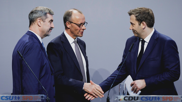 Markus Soeder (CSU), Ministerpräsident von Bayern, Friedrich Merz (CDU-Parteivorsitzender), und Lars Klingbeil (SPD-Parteivorsitzender) © IMAGO / photothek