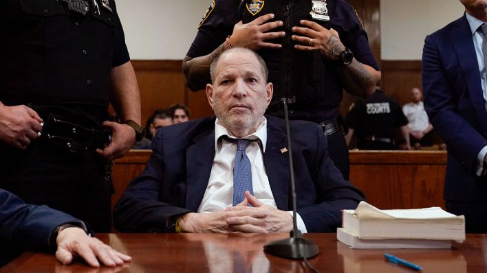 Harvey Weinstein sitzt am 29.01.2025 in einem Gerichtssal in New York © imago images/UPI Photo