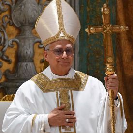 Der neu gewählte Papst Leo XIV. konzelebriert die Messe mit dem Kardinalskollegium in der Sixtinischen Kapelle im Vatikan am Tag nach seiner Wahl zum 267. Pontifex der römisch-katholischen Kirche © Uncredited/Vatican media/AP/dpa