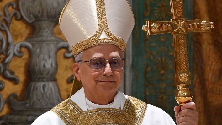 Der neu gewählte Papst Leo XIV. konzelebriert die Messe mit dem Kardinalskollegium in der Sixtinischen Kapelle im Vatikan am Tag nach seiner Wahl zum 267. Pontifex der römisch-katholischen Kirche © Uncredited/Vatican media/AP/dpa