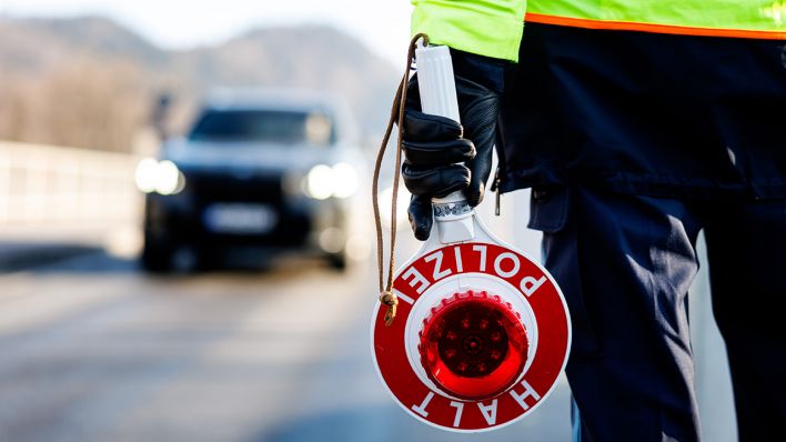 Polizeikontrolle am Grenzübergang von Österreich nach Deutschland (Symbolbild) © picture alliance/dpa|Matthias Balk
