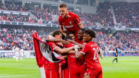 Jubel beim SC Freiburg beim Spiel gegen Leverkusen am 4. Mai 2025 © IMAGO / Kirchner-Media