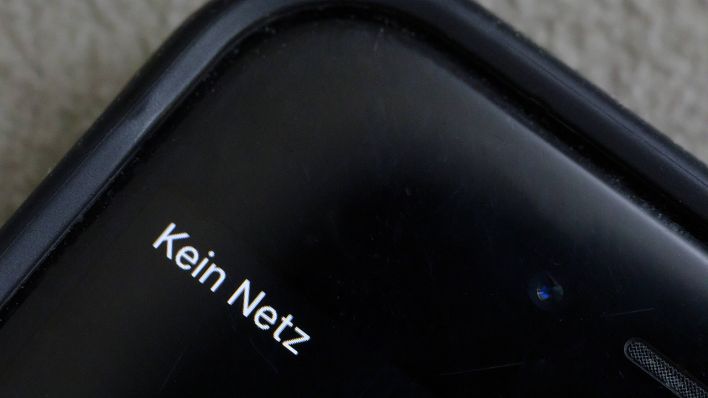 "Kein Netz" steht auf dem Display eines Smartphones © IMAGO / photothek