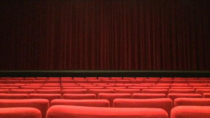 Blick in einen leeren Kinosaal © radioeins/Chris Melzer