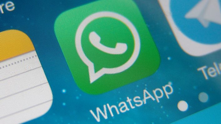 Der Nachrichtendienst WhatsApp auf einem Smartphone © radioeins/Melzer