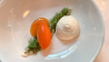 Nachtisch: Weisse Frea Schokolade, Sanddorn Eis, Matcha Pulver