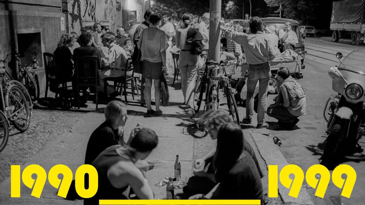 Berlin, 02.07.1991, vor der Kellerkneipe Assel, Oranienburger Straße