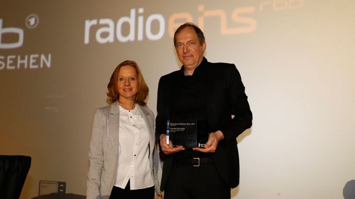 rbb-Intendantin Patricia Schlesinger und Jürgen Pohl von Salzgeber & Co. Medien während der Verleihung des Panorama Publikumspreises anlässlich der 67. Berlinale © Panorama/Brigitte Dummer