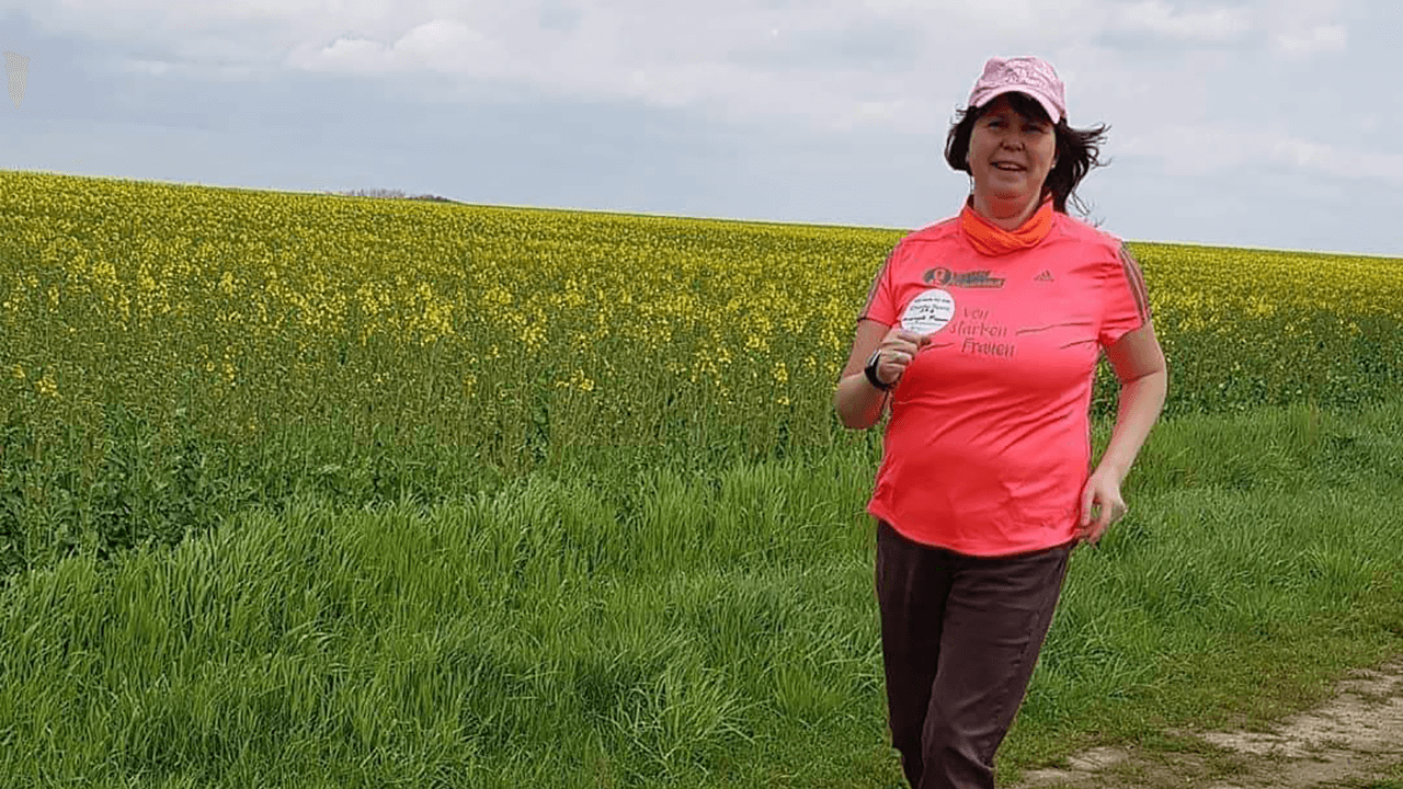 Andrea macht mit beim virtuellen Avon Frauenlauf