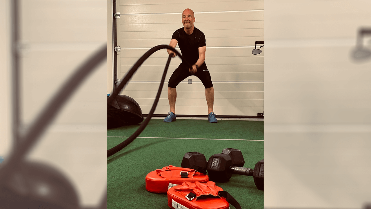 Stefan beim Bettlerope-Training am Morgen in der Garage