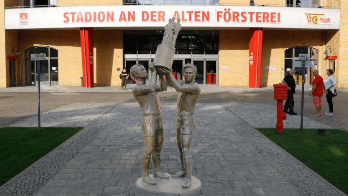 Vor dem Stadion An der Alten Försterei