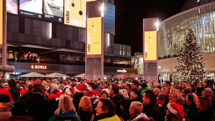 Das radioeins Weihnachtssingen auf dem Mercedes Platz