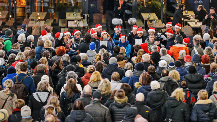 Das radioeins Weihnachtssingen auf dem Mercedes Platz