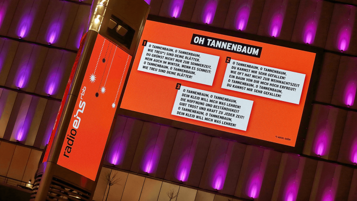 Das radioeins Weihnachtssingen auf dem Mercedes Platz