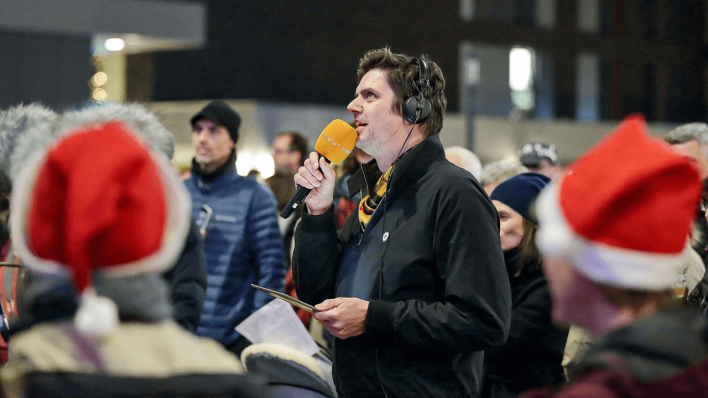 Das radioeins Weihnachtssingen auf dem Mercedes Platz