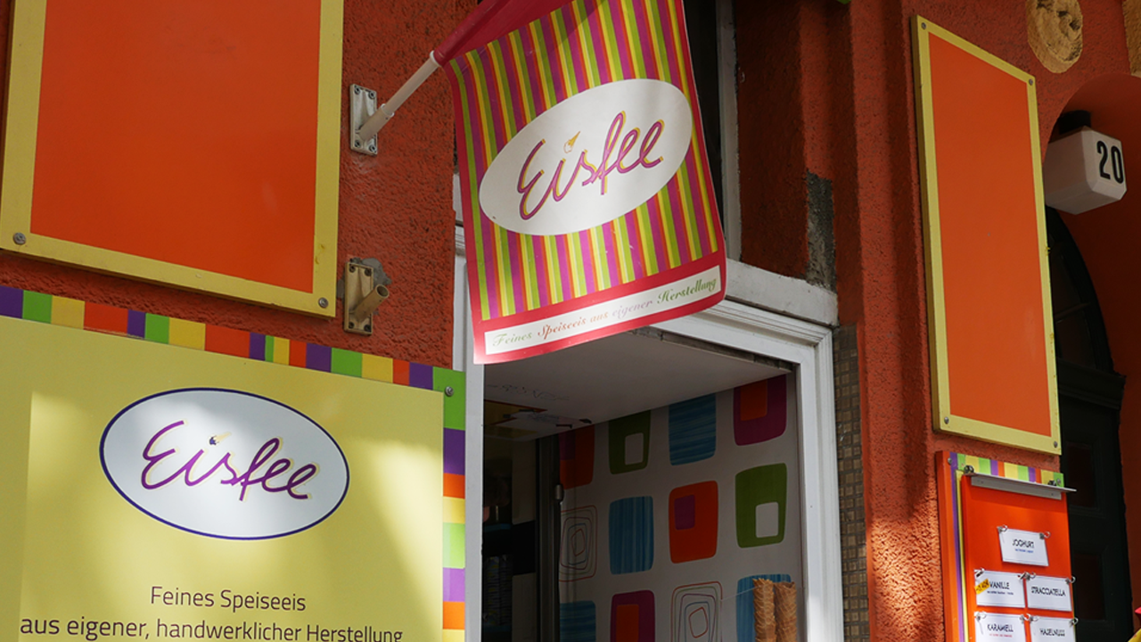 Eisfee in der Manfred-von-Richthofen-Straße