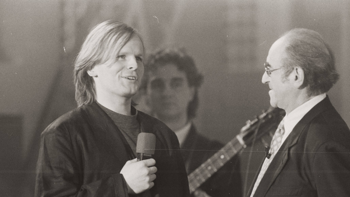 Hebrert Grönemeyer 1988 mit Alfred Biolek in der WDR-TV-Show Mensch Meier © IMAGO / United Archives