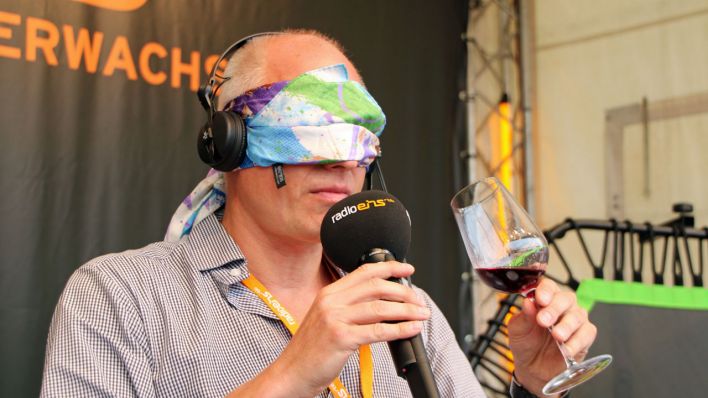 Volker bei der Blindverkostung © radioeins