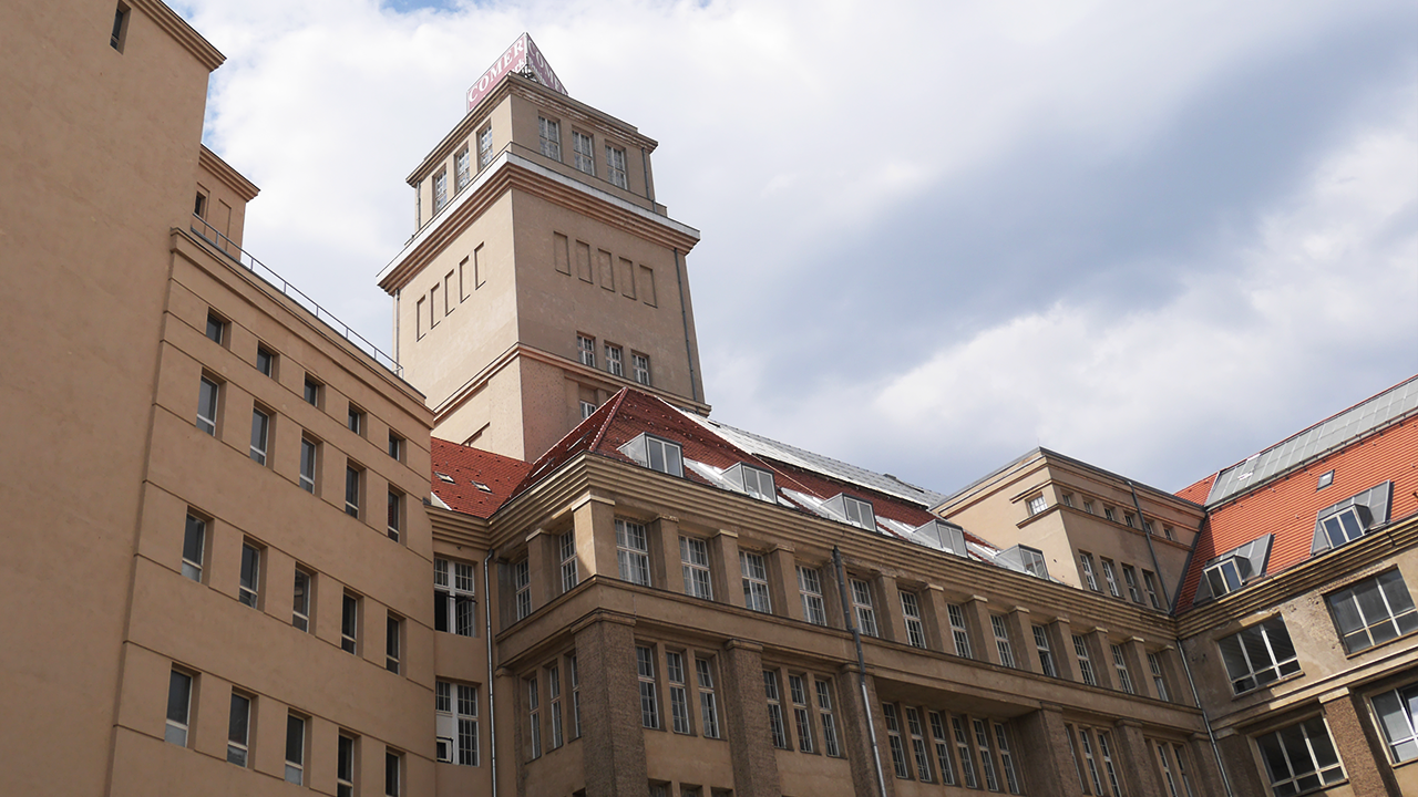 Peter-Behrens-Bau in der Wilhelminenhofstraße