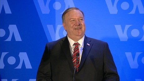 Mike Pompeo bei der Voice of America