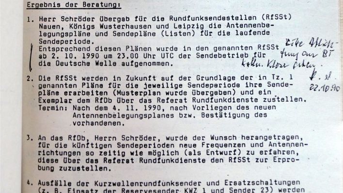 „Ab 2.10.1990 um 23.00 UTC Sendebetrieb für die Deutsche Welle aufgenommen“