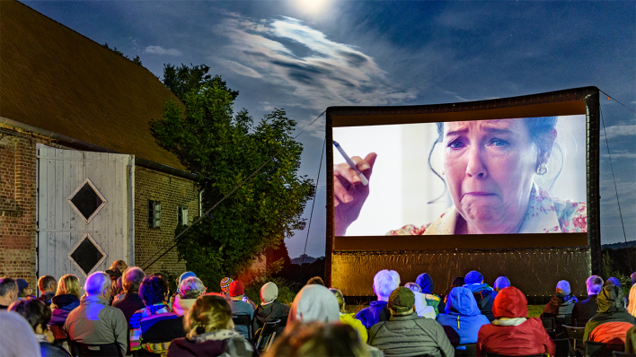 Mobiles Kino Uckermark @ Tom Schweers Mobiles Kino Uckermark @ Tom Schweers