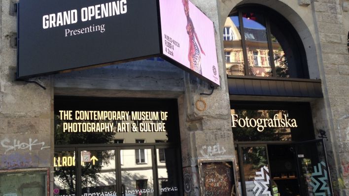 Die Ausstellung "Fotografiska" präsentiert internationale Kunst zwischen alten Graffiti und neuen Bars